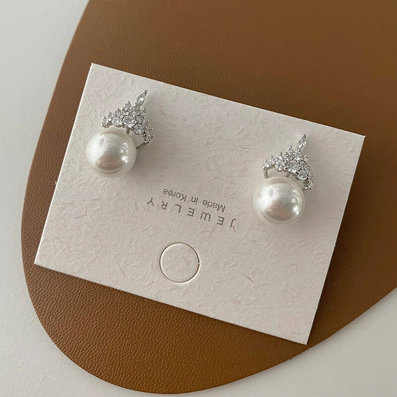 グリンファクトリーのパールデザインピアス (T)｜アングル3