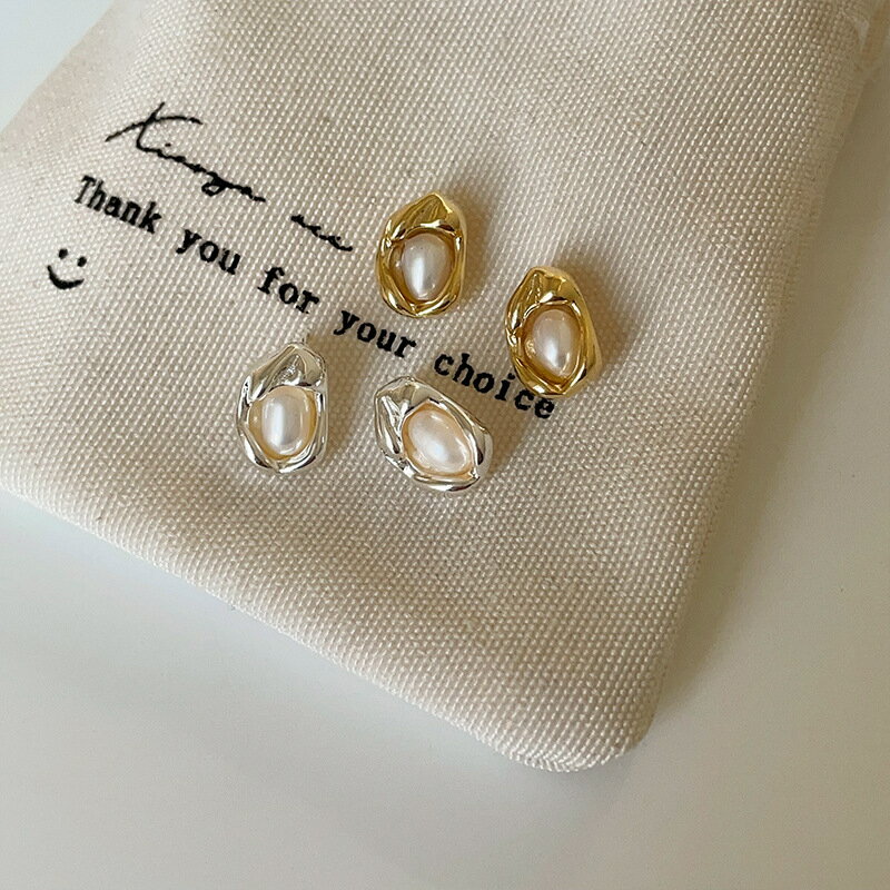 Opal - レディース金属風パールピアス (T)