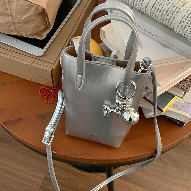 ショルダーバッグ　かごバッグ　PUバッグ (T)