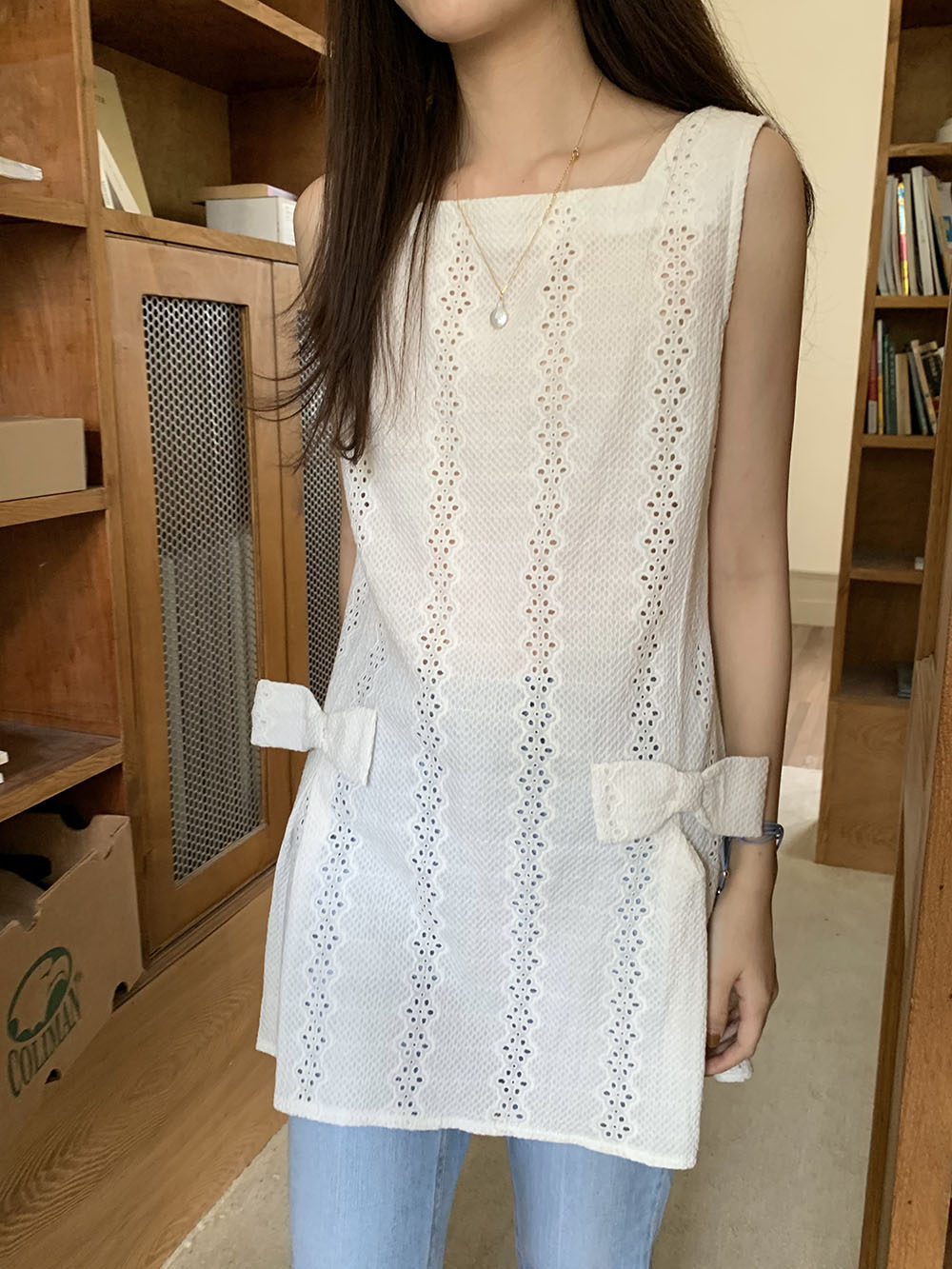 リボンブラウス　袖なし　シャツ (T)
