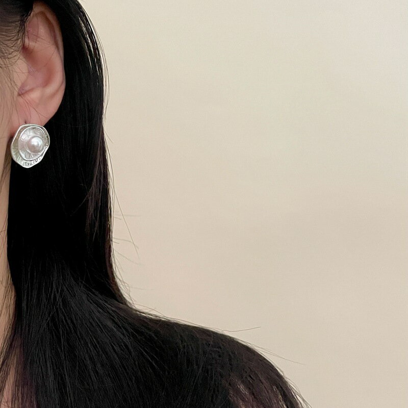 レディース　金属風ピアス　S925ポスト (T)