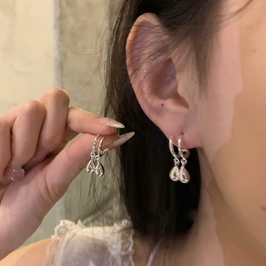 レディース金属風ピアス (T)