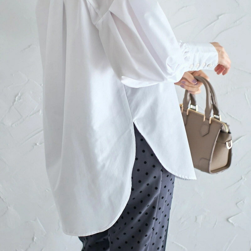 ゆったりデザインのシャツブラウス (T)