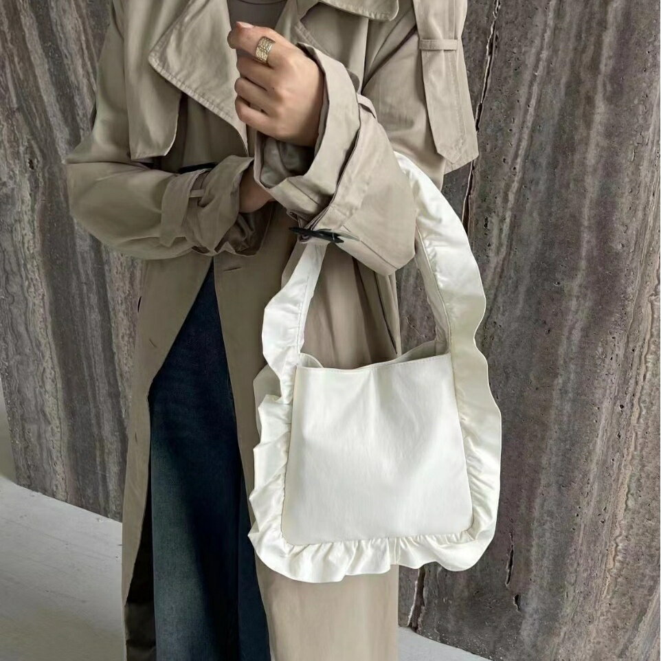 フリルハンドバッグ 大容量 韓国ファッション (T)