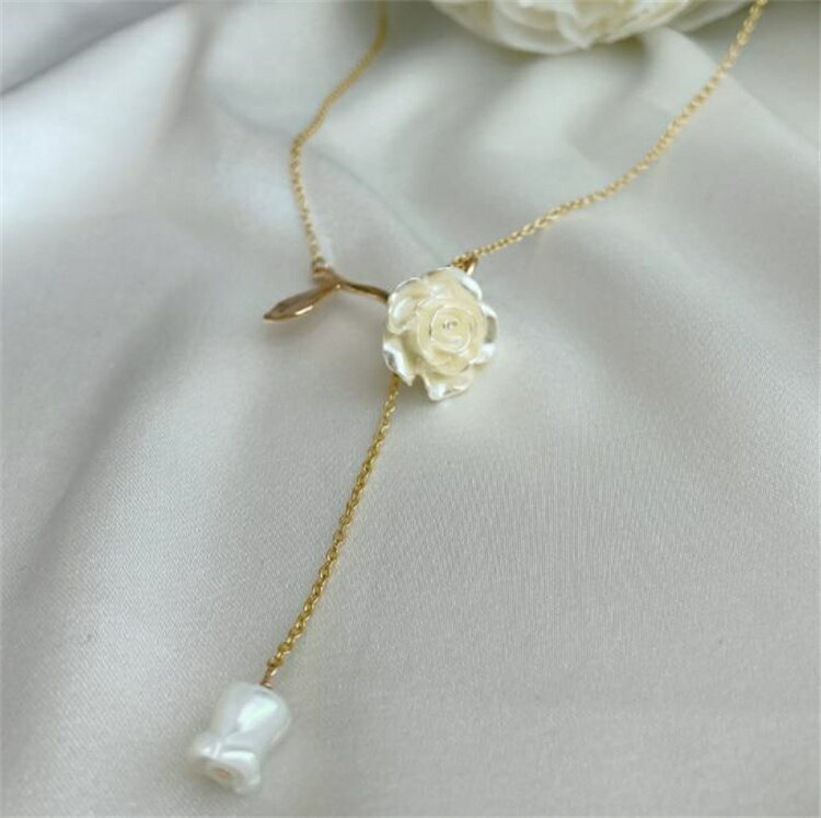 ネックレス バラの首鎖 ペンダント ツバキの花 鎖骨鎖 洗練された[K](T)