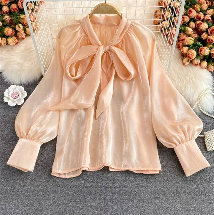 蝶ネクタイ付き ゆったりブラウス (T)