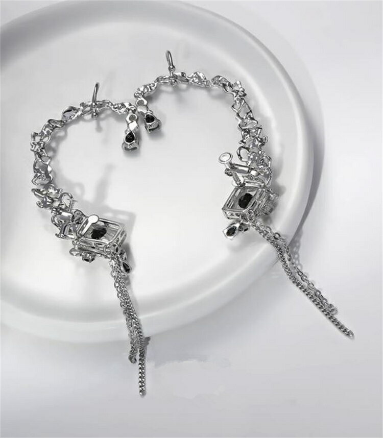 フリンジ型イヤリング (T)