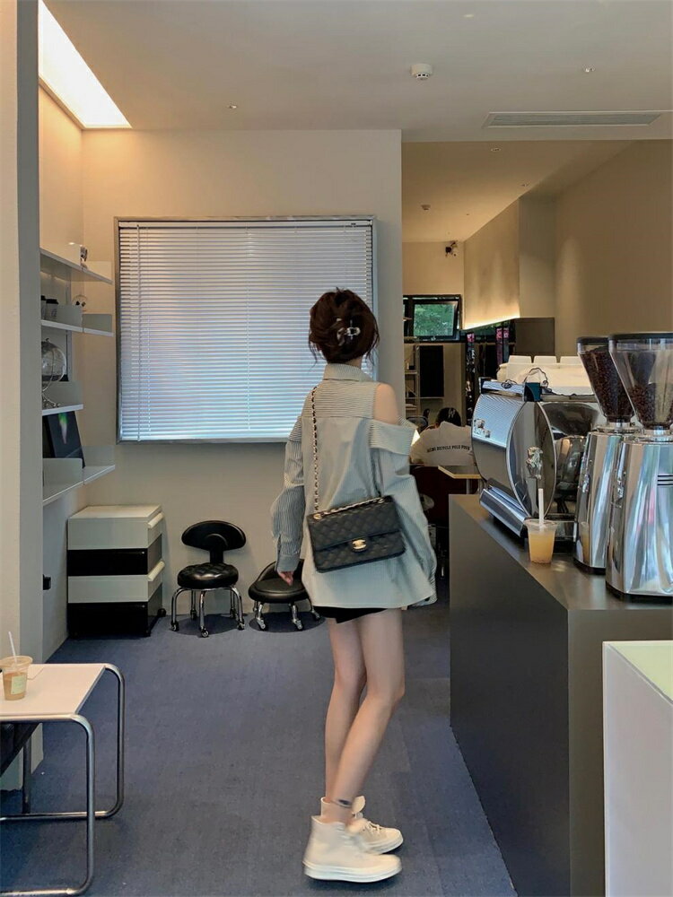 ストライプシャツ セクシーオフショルダー長袖 (T)