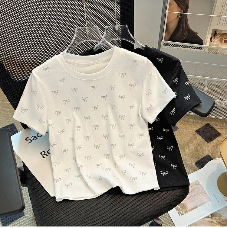 蝶ネクタイドリル付き半袖Tシャツ (T)