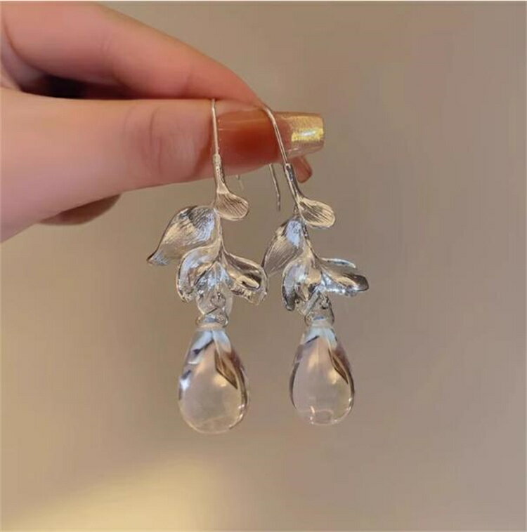 ウェディングアクセサリー ガラス水滴デザインピアス (T)