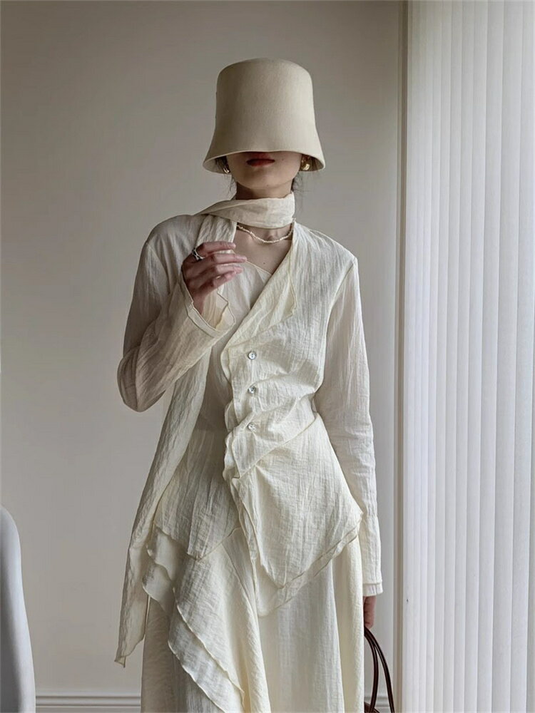 ヴィンテージ アンティーク調Vネック ロングスリーブ フレア袖 (T)