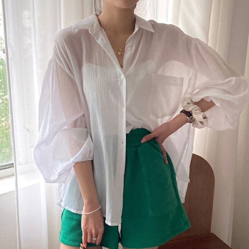 合わせやすい スリット レーシング パフスリーブ 折り襟 シャツブラウス[K](T)