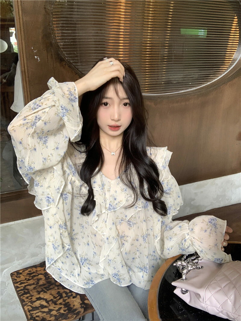 大人 オシャレ 服 エレガントで 注目を 集める アイテム 春の ウエストを 細くする ヒップを 包み込む バックスリット入りの レディース ストレート スカート。