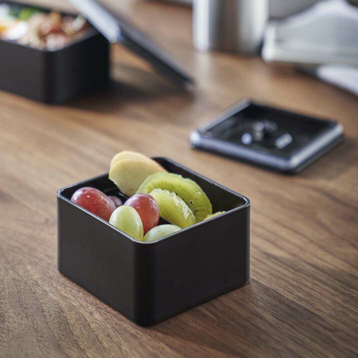 バルブ付き密閉ランチボックス タワー tower スクエア ブラック お弁当箱 保存容器 ランチボックス 電子レンジ対応 密封 シンプル
