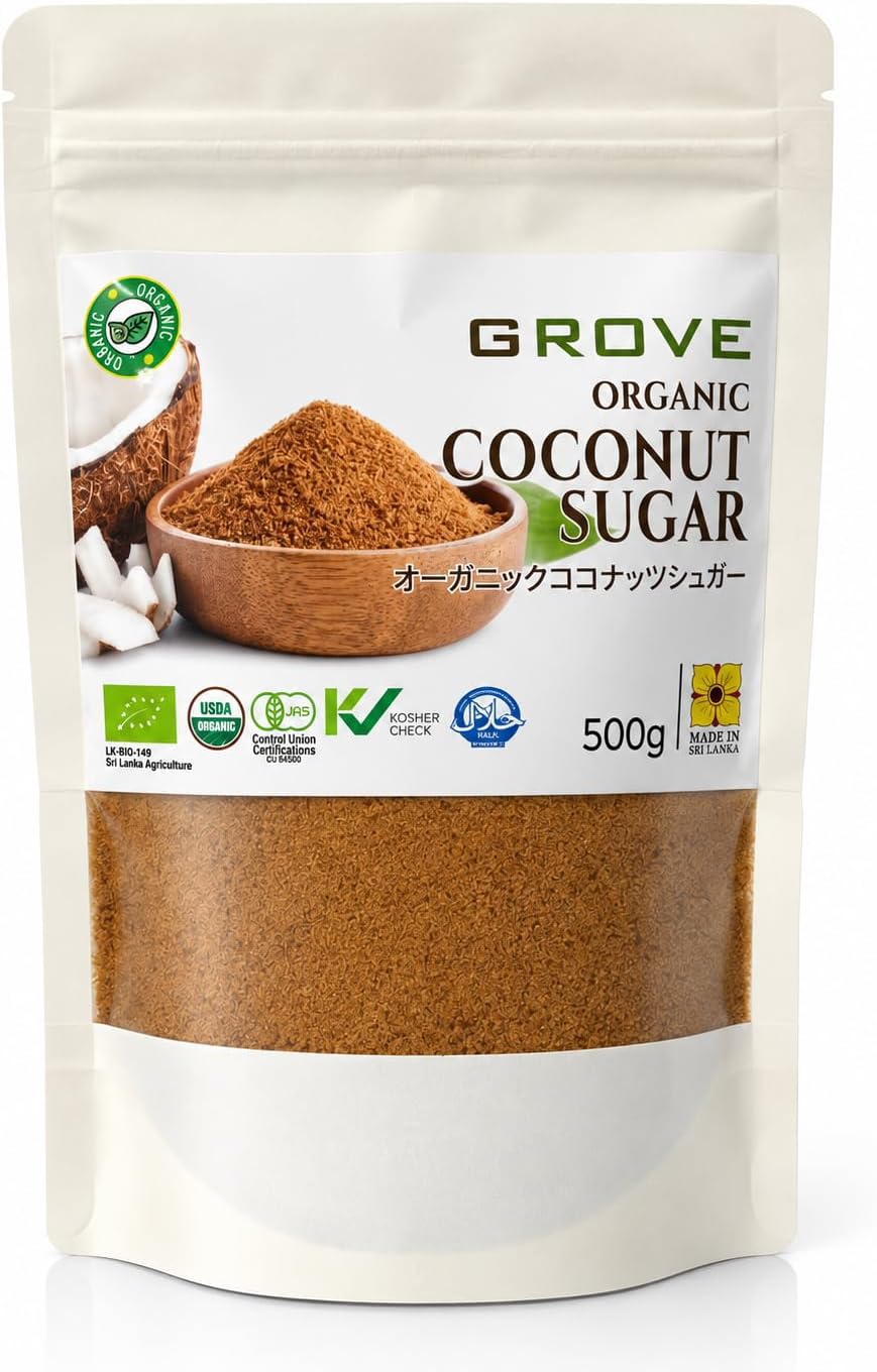 GROVE オーガニック ココナッツシュガーは、スリランカ産の有機ココナッツ樹液だけを煮詰めて自然に結晶化させた、未精製のココナッツシュガーです。 香料・保存料・着色料・漂白剤は一切使用していません。 ■ 有機JAS・EU・USDA・コーシャ・ハラルの5認証（認証機関 Control Union／CU845500） ■ キャラメルのようなコクとやさしい甘さ。白砂糖と同量で置き換えられる低GI食品 ■ 100gあたり カリウム462mg・カルシウム250mg・鉄0.5mg・食物繊維10.0g ■ さらさらの細粒タイプ。使いやすい500gチャック付きパウチ コーヒー・紅茶・ヨーグルト・スムージーに、クッキーやケーキなどのお菓子作りに、煮物・炒め物・カレーの隠し味にもお使いいただけます。 【商品情報】 名称：有機ココナッツシュガー／原材料名：有機ココナッツ樹液／内容量：500g／原産国名：スリランカ 賞味期限：パウチに記載／保存方法：直射日光・高温多湿を避け常温で保存。開封後はチャックをしっかり閉めてお早めにお使いください。 栄養成分表示（100gあたり）：エネルギー397kcal、たんぱく質0.01g、脂質0.01g、炭水化物99.20g（糖類89.20g、食物繊維10.00g）、食塩相当量0.32g 輸入者：株式会社グローブ（山梨県甲府市上町321-1） ※天然素材のため、収穫時期により色や風味に多少の差があります。湿気で固まった場合はスプーンなどでほぐしてお使いください。GROVE オーガニック ココナッツシュガーは、スリランカ産の有機ココナッツ樹液だけを煮詰めて自然に結晶化させた、未精製のココナッツシュガーです。 香料・保存料・着色料・漂白剤は一切使用していません。 ■ 有機JAS・EU・USDA・コーシャ・ハラルの5認証（認証機関 Control Union／CU845500） ■ キャラメルのようなコクとやさしい甘さ。白砂糖と同量で置き換えられる低GI食品 ■ 100gあたり カリウム462mg・カルシウム250mg・鉄0.5mg・食物繊維10.0g ■ さらさらの細粒タイプ。使いやすい500gチャック付きパウチ コーヒー・紅茶・ヨーグルト・スムージーに、クッキーやケーキなどのお菓子作りに、煮物・炒め物・カレーの隠し味にもお使いいただけます。 【商品情報】 名称：有機ココナッツシュガー／原材料名：有機ココナッツ樹液／内容量：500g／原産国名：スリランカ 賞味期限：パウチに記載／保存方法：直射日光・高温多湿を避け常温で保存。開封後はチャックをしっかり閉めてお早めにお使いください。 栄養成分表示（100gあたり）：エネルギー397kcal、たんぱく質0.01g、脂質0.01g、炭水化物99.20g（糖類89.20g、食物繊維10.00g）、食塩相当量0.32g 輸入者：株式会社グローブ（山梨県甲府市上町321-1） ※天然素材のため、収穫時期により色や風味に多少の差があります。湿気で固まった場合はスプーンなどでほぐしてお使いください。