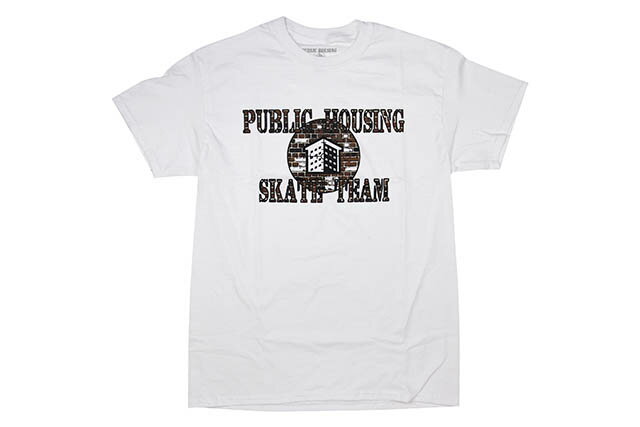 Rakuten - PUBLIC HOUSING SKATE TEAM BRICK LOGO T-SHIRT (WHITE)パブリックハウジングスケートチーム/ショートスリーブティー/ホワイト
