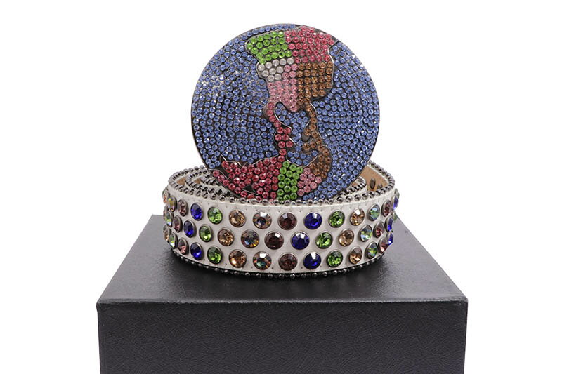 LUXE INTERNATIONAL PREMIUM STUDDED RHINESTONE BELT (25:GLOBE MULTI)ラグジュ インターナショナル/ベルト/マルチカラー