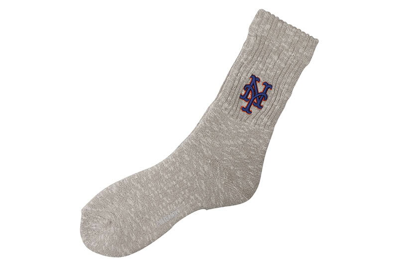 楽天GROW AROUND グロウアラウンドMLB x ROSTER SOX NEW YORK METS SOCKS （OFF WHITE/MULTI） MLB-128エムエルビー/ロースター/オフィシャルライセンス/ニューヨークメッツ/MADE IN JAPAN/日本製/ソックス/インナーウェア/メンズ/シンプル/プレーン/ベストセラー/定番/分厚い/丈夫/靴下/オフホワイトマルチ