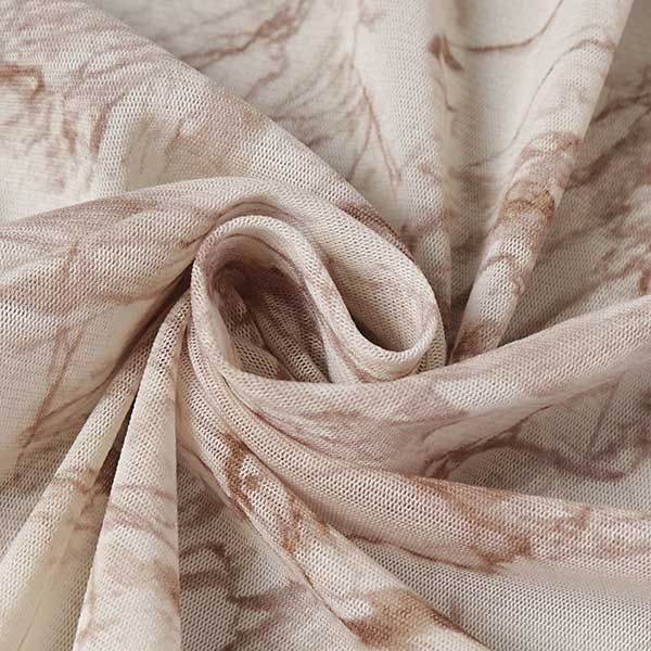 【1m以上/10cm単位】【生地幅：135cm】ポリエステルラッセルチュールモアレプリント【カラー：ブラウン..