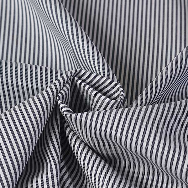 【1m以上/10cm単位】【生地幅：110cm】コットンドビー先染ストライプ【カラー：黒白ストライプ】[プリント・ストライプ][服地・生地・布][ブラック系][TNGP5022]【品番：p0507】