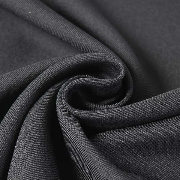 ◆商品説明◆ カラー：黒 巾：145cm 商品説明：厚さ：普通・ポリエステルボイル（強撚）ツイル（綾織り）は膨らみ感があり、ドライタッチで伸縮性に富み、サラッとして適度な落ち感のある素材です。パンツ、スカート、ブルゾンなどやお手入れも簡単でしわになりにくいので作業服やユニフォームなどにも。 混用率：ポリエステル100% 伸縮性：やや有り ◆ご注意ください◆ 国内外のテキスタイルメーカー、テキスタイルコンバーターの展示会見本で作成された商品、アウトレット品です。 大きなキズや気になる汚れ等販売できない商品は取り除いておりますが、 小キズ、色斑、ミスプリ、汚れ、端欠け等がある場合があります。 素材・混率について、仕入れ時に分かるものは表記しておりますが、確認できないものは当店スタッフが燃焼等、触感等で判断しております。 ◆納期について◆ ご注文から2〜3日営業日以内に在庫確認連絡後、発送いたします。 掲載商品は他の店舗でも販売しております。 在庫管理は早急に対応しておりますが、完売の際はご了承くださいますようお願い致します。 ◆切り売り生地の複数カットご希望のお客様へ◆ 同じ品番の生地を複数カットご希望の場合、 二回目以降のカットにカット代として+100円(税込み)頂戴いたします。 カット代専用ページにて2回目以降の回数分を同じ買い物かごに入れてご購入ください。 (※こちらのカット専用ページを入れて頂けない場合はカットをする事ができません) 例： A品番10mを1mずつ10カットする場合 9個入れてください 例： A品番10m・B品番10mを1mずつ20カットする場合 18個入れてください 生地カット専用ページ ↓↓↓↓↓↓↓↓↓ https://item.rakuten.co.jp/grtrading/cut-info/