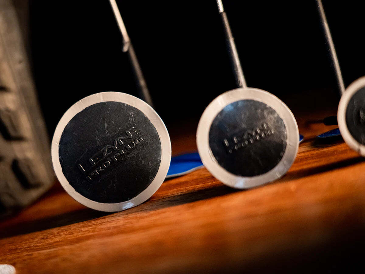 LEZYNE TUBELESS PRO PLUGS レザイン 3