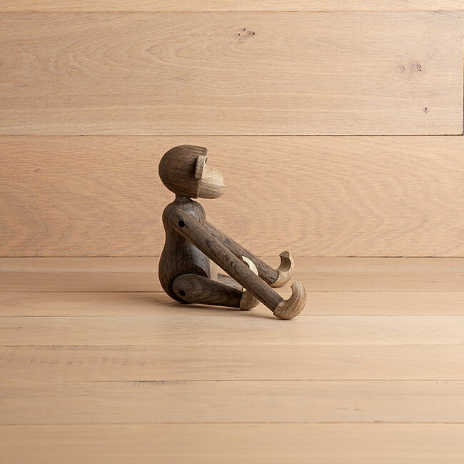 KAY BOJESEN DENMARK MONKEY SMALL SMOKED OAK カイボイスン デンマーク モンキー スモール スモークドオーク 39257 北欧 インテリア 木製玩具 置物 オブジェ ブランド 猿 さる ブラウン 茶 ギフト プレゼント