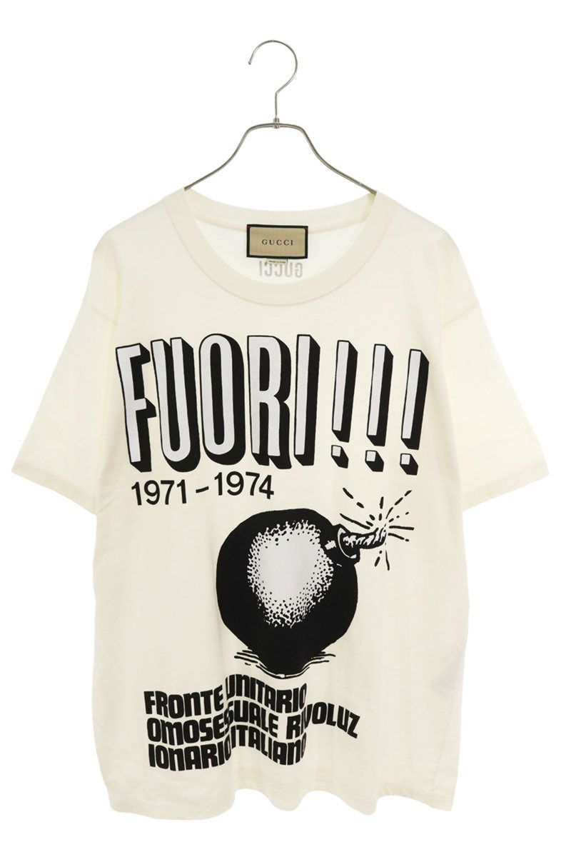 商品詳細 ブランドグッチ/GUCCI 色オフホワイト 素材コットン サイズL 重さ- 実寸肩幅53.5cm身幅60.5cm着丈71.5cm袖丈23cmサイズガイドはこちら 商品の状態全体的に若干の毛羽立ちがあります 参考定価 その他特徴- 付属品- 店舗管理コード2901051573575 / 405052 / BS55 / bb384 状態ランクとは？ よくあるご質問 返品・キャンセルについて 原則、お客様都合でのキャンセル・返品は出来かねます。ご不安な方は事前に問い合わせフォームよりお問い合わせください。 店頭等で先に売り切れる場合がございます。その際はご連絡の上ご注文キャンセルとなります。誠に申し訳ありませんが、予めご了承ください。 保存袋や箱、その他付属品の状態は含まれません。 シルバー製品は保管時に薄いスレ・くすみ・黒ずみが付くことがございます。またその他の商品にも薄いスレが付くことがございます。（特にレザー商品） 掲載写真はお使いのモニターや設定等により若干色が異なって見える場合がございますので予めご了承ください。 新品・中古品に関わらず一部付属品がない場合がございます。掲載画像をご確認の上、ご不明点は事前にお問い合わせください。 記載の参考定価はあくまで参考程度にお考えください。入荷当時の定価を参考にしており、現状の価格と異なる場合がございますのでご了承ください。 関連商品 同ブランドの一覧を見る「グッチ」 同カテゴリの一覧を見る「Tシャツ」同カテゴリの一覧を見る「Tシャツ」