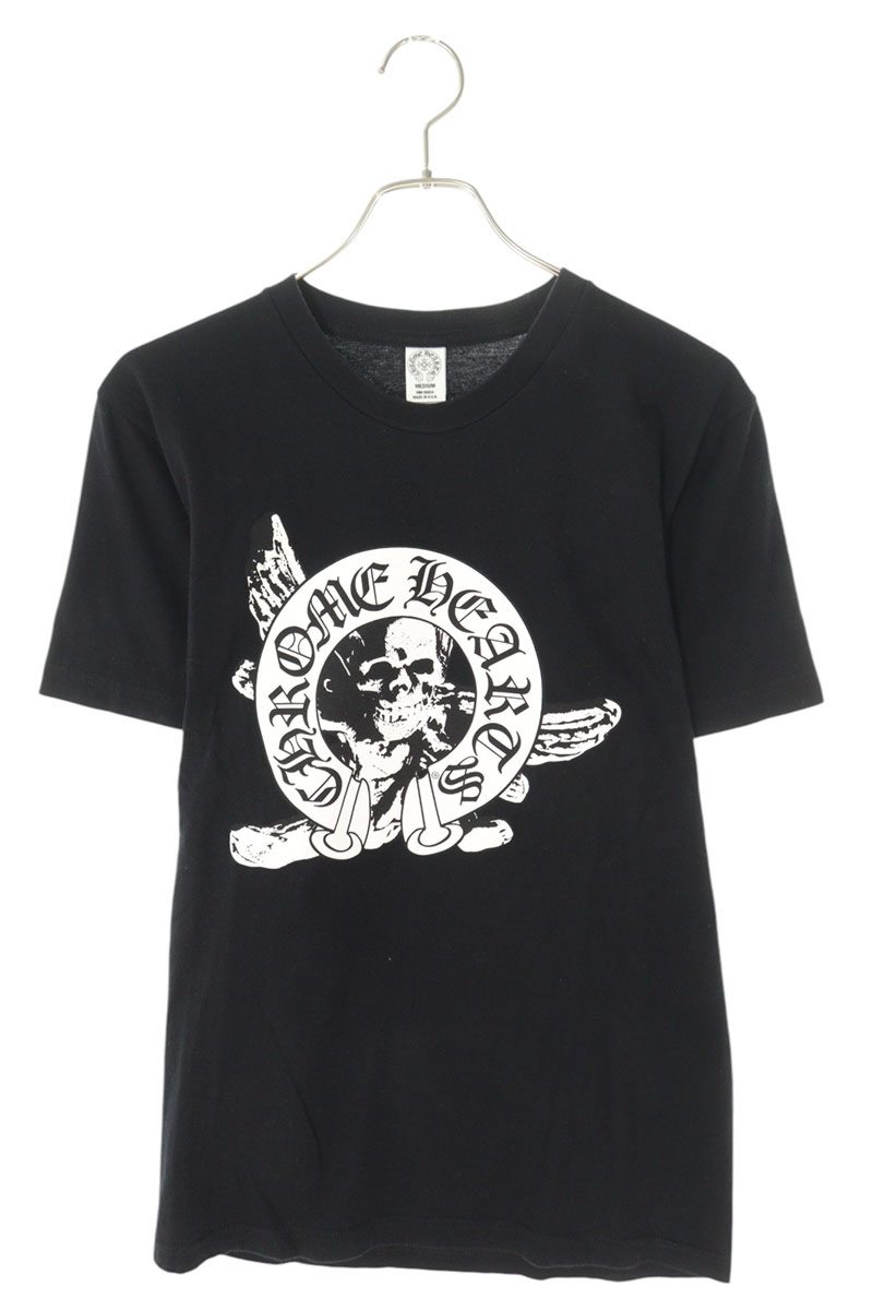 商品詳細 ブランドクロムハーツ/Chrome Hearts 色ブラック 素材コットン サイズM 重さ- 実寸肩幅42cm身幅43.5cm着丈69.5cm袖丈21cmサイズガイドはこちら 商品の状態全体的に毛羽立ちがあります リブに若干の擦れがあります 参考定価 その他特徴- 付属品国内配送の場合RINKAN購入証明書が付属します。※状態ランクC以下、シルバー・ゴールドパーツのない商品は除く 店舗管理コード2901051633330 / 413052 / BS55 / bb62 状態ランクとは？ よくあるご質問 返品・キャンセルについて 原則、お客様都合でのキャンセル・返品は出来かねます。ご不安な方は事前に問い合わせフォームよりお問い合わせください。 店頭等で先に売り切れる場合がございます。その際はご連絡の上ご注文キャンセルとなります。誠に申し訳ありませんが、予めご了承ください。 保存袋や箱、その他付属品の状態は含まれません。 シルバー製品は保管時に薄いスレ・くすみ・黒ずみが付くことがございます。またその他の商品にも薄いスレが付くことがございます。（特にレザー商品） 掲載写真はお使いのモニターや設定等により若干色が異なって見える場合がございますので予めご了承ください。 新品・中古品に関わらず一部付属品がない場合がございます。掲載画像をご確認の上、ご不明点は事前にお問い合わせください。 記載の参考定価はあくまで参考程度にお考えください。入荷当時の定価を参考にしており、現状の価格と異なる場合がございますのでご了承ください。 関連商品 同ブランドの一覧を見る「クロムハーツ」 同カテゴリの一覧を見る「Tシャツ」同カテゴリの一覧を見る「Tシャツ」