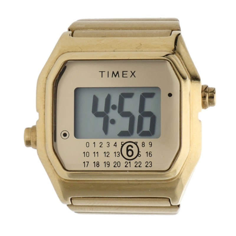 商品詳細 ブランドエムエムシックス/MM6 色ゴールド 素材表記なし サイズS/M/11号 重さ- 実寸ケース横20mm(リューズ込み24mm)ベルト幅最大1.4cm内径約18.62cmサイズガイドはこちら 商品の状態- 参考定価 その他特徴- 付属品ケース 箱 店舗管理コード2903520120754 / 402152 / OM10 / bb205 状態ランクとは？ よくあるご質問 返品・キャンセルについて 原則、お客様都合でのキャンセル・返品は出来かねます。ご不安な方は事前に問い合わせフォームよりお問い合わせください。 店頭等で先に売り切れる場合がございます。その際はご連絡の上ご注文キャンセルとなります。誠に申し訳ありませんが、予めご了承ください。 保存袋や箱、その他付属品の状態は含まれません。 シルバー製品は保管時に薄いスレ・くすみ・黒ずみが付くことがございます。またその他の商品にも薄いスレが付くことがございます。（特にレザー商品） 掲載写真はお使いのモニターや設定等により若干色が異なって見える場合がございますので予めご了承ください。 新品・中古品に関わらず一部付属品がない場合がございます。掲載画像をご確認の上、ご不明点は事前にお問い合わせください。 記載の参考定価はあくまで参考程度にお考えください。入荷当時の定価を参考にしており、現状の価格と異なる場合がございますのでご了承ください。 関連商品 同ブランドの一覧を見る「エムエムシックス」 同カテゴリの一覧を見る「時計」同カテゴリの一覧を見る「時計」