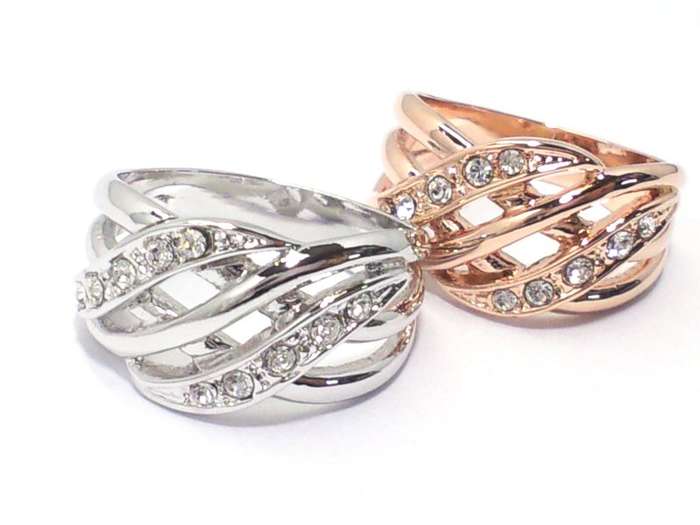 大きいサイズ レディース 指輪 リング アクセ 3本線 流水デザインリング スワロフスキー スワロ7号−15号