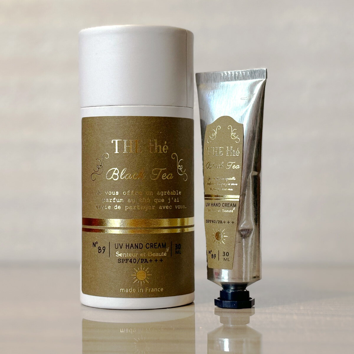 （サンタールエボーテ）（THE tea）UVハンドクリーム30ml　ブラックティー（ザ・ティー）（Senteur et Beaute）（THE the）（季節限定）のサムネイル