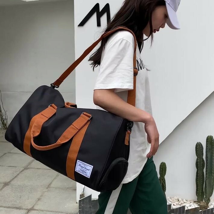 じんかんShopの2WAY ボストンバッグ 大容量 メンズ レディース ショルダーバッグ 旅行 アウトドア キャンプ スポーツ ジム ゴルフ 肩掛け シューズ収納 軽量 防水 靴収納 スポーツバッグ ジムバッグ 2wayバック 男 女子 ボストンバック 靴 収納 ボストン メンズ｜アングル3