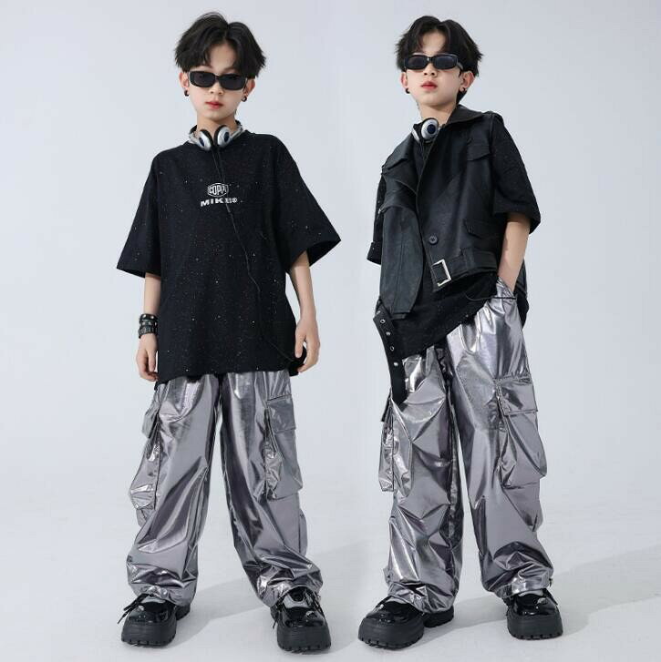 ご来店いただいてありがとうございます。 商品詳細: 伸縮性:なし 付属品:なし セット内容: ダンス衣装セット カラー:写真通り 柔らかさ:普通 厚さ:普通 素材:ポリエステル、その他 サイズ(cm): 写真通り モデル情報: 身長125cm 体重24kg 着用130サイズ ※サイズは平置き、メジャー採寸を行っております。1-3cmの誤差がある場合があります。予めご了承下さいませ。 ※モデル画像は環境光の影響によりカラーが異なって見える場合がございます。 ※採寸は製造メーカー提供情報ですので、1~3cm誤差が生じる場合がございます。 ※お客様の体型に合致しない場合もございますので、参考程度にご使用ください。 仕入時期により多少デザインなど異なる場合があります。ご了承ください。 平置きサイズです。また、商品によって多少の誤差がある場合がございます。予めご了承下さいませ。 初期不良品以外、イメージ、サイズや色の感じ違いの理由など、キャンセルや返品はお受けることができません。ご了承下さいませ。