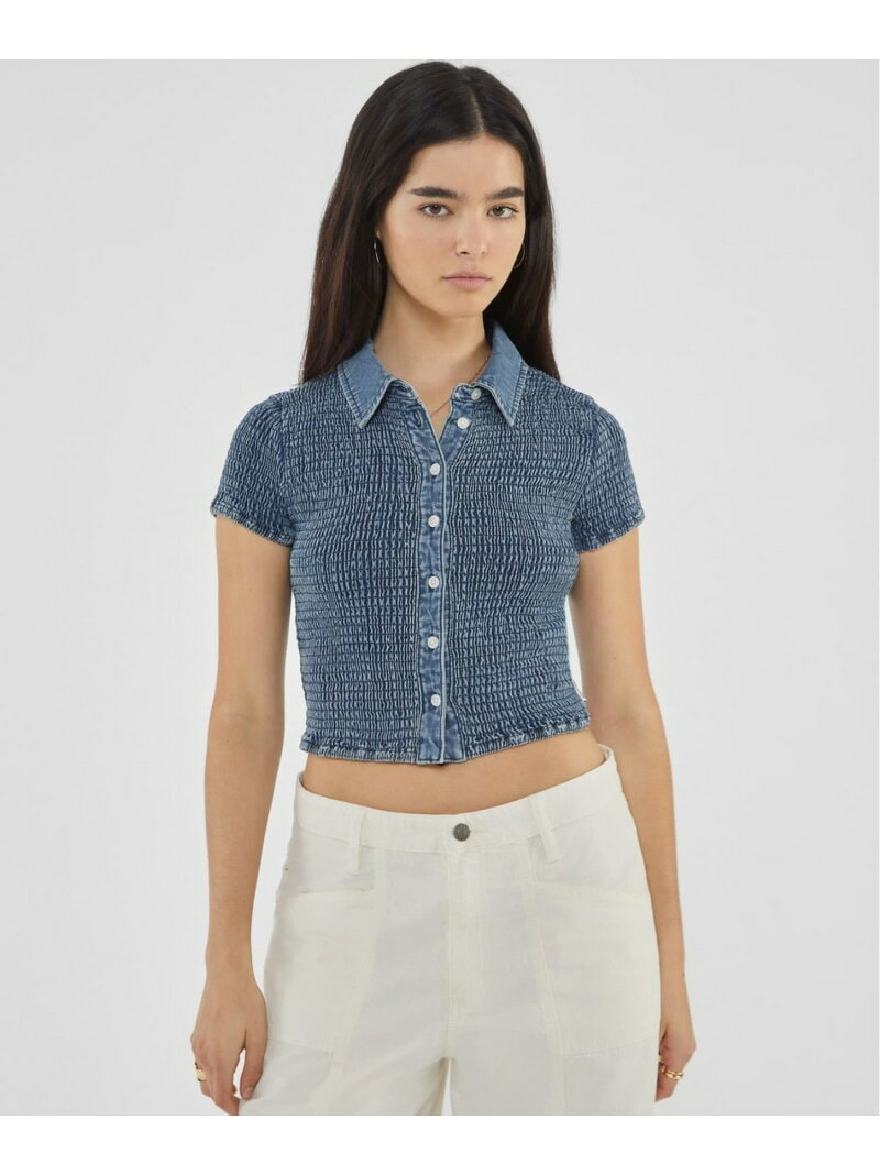 【SALE／60%OFF】GUESS 半袖 デニムシャツ (W)GUESS Originals Smocked Shirt GUESS ゲス トップス シャツ・ブラウス ブルー【RBA_E】..