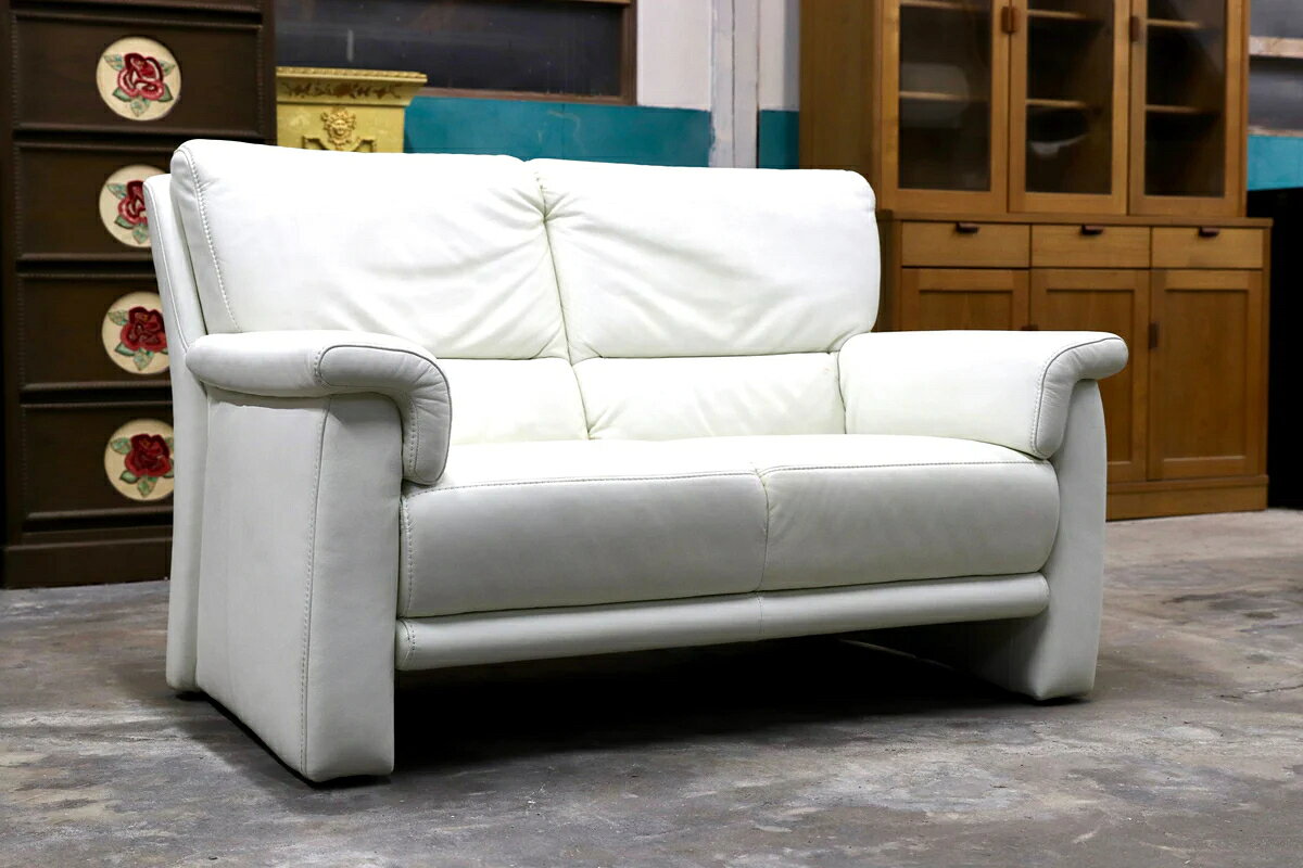 GMIH500B himolla / ヒモラ ベルク 2人掛けソファ ラブソファ ホワイト 総革 ドイツ IDC大塚家具 約30万