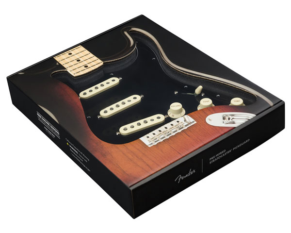 Fender USA（フェンダー）純正パーツ Pre-Wired Strat Pickguard Custom '69 SSS Black 0992341509