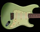 Description 1987年に設立され、最上級モデルを制作するために生まれたフェンダー・カスタム・ショップ（Fender Custom Shop）。マスタービルダーと呼ばれる巨匠達が製作を担当するマスタービルダー・シリーズやその他の多くのシリーズで厳選された木材選び、ピックアップのコイル巻きなど高い製作技術で作り上げられております。フェンダー社の長年の歴史と伝統が注ぎ込まれた世界中のミュージシャンから愛され続けるセクションです。 2022年の秋に行われたフォール・イベント（商談会）限定による特別なリミテッド・エディション「LTD 1959 STRATOCASTER JOURNEYMAN RELIC」のご紹介です。ストラトキャスターが大きく飛躍した重要な年で、メイプル指板からローズウッド指板へと変更された年である1959年ストラトキャスター。ボディには低～高音域までクセの無いサウンドをアウトプットする厳選された2ピース・アルダー、25.5インチ・スケールのネックには硬めでクリアかつ歯切れの良いクォーターソウン・メイプル、21フレット仕様の指板には倍音豊かで優れたサスティーンを生む、スラブ貼り・フラット・ラミネイト・ローズウッドを採用。フラット・ラミネイト（スラブ貼り）の指板からは、1959年～1962年の特徴であるローズウッド指板とネックとの接着面が平面である『スラブ・ボード』によりローズウッドの使用量が大きくなりますので、マイルドかつ太めのサウンドを生み出します。ネックシェイプは細めで握りやすく手の大きさに自信がないという人でも優しいグリップ感が得られる「1959 "D"」、あらゆるプレイスタイルに最適な9.5Rの指板、フレットにはミディアム・ジャンボよりも少し幅が狭く高さのある「Narrow Tall」を採用するなどピッチの安定したスムーズなフィンガリングを可能にいたします。 ピックアップ・システムにはハンドワウンド（手巻き）によって丁寧に製作された「Fat 50s」を搭載し、50年代ヴィンテージ・ストラトトーンに更なる個性をプラスしたピックアップで、低音域のレスポンスが強調されたアタック感の強いワイルドなトーンが得られます。またミドル・ピックアップはコイルが逆巻逆磁極になっておりますので、ハーフ・トーン時にハムキャンセル効果も実現。さらに配線は「Vintage Modified Wiring #2」を採用し、コントロールはリアピックアップにもトーンを効かせる設計で、ボリュームを絞った際の最適なトーンバランスを可能にしております。エイジング処理は2015年、新たに加わった「ジャーニーマン・レリック」を施し、『弾き込まれているが、粗末には扱われていない』といったコンディションの良いヴィンテージ・ギターを再現。ウェザーチェックと細かな打痕が入ったボディ、引き込むことによって生じる塗装剥がれを再現したネック・フィニッシュなどフェンダー・ファン待望の加工ではないでしょうか。そしてヘッド裏の『LIMITED EDITION』と入ったロゴ・デカール、『LIMITED EDITION』と刻印されたジョイント・プレートも見逃せないポイントです。ステージ映えは間違いなし、お薦めの限定ストラトキャスター・カスタムとなっております。 Specification Body Finish: Relic Lacquer Finish Body Material: 2-Piece Select Alder Body Bridge Pickup: Hand-Wound Fat 50s Strat Middle Pickup: Hand-Wound Fat 50s Strat (RWRP) Neck Pickup: Hand-Wound Fat 50s Strat Configuration: SSS Controls: Vintage Modified #2 Wiring with Tone-Saver Bleed Fingerboard Material: Flat-Lam Rosewood Fingerboard Radius: 9.5" Radius Fret Size: Narrow Tall / 6105 Hardware Finish: Nickel Bridge: Custom Shop Vintage Synchronized Tremolo Neck Finish: Relic Lacquer Neck Material: 5/4 Quartersawn Maple Neck Neck Shape: 1959 "D" (.800"-.980") Number of Frets: 21 Nut Material: Bone Nut Width: 1.65" (42 mm) Position Inlays: Black Dot Pickguard: 59 Strat Switching: 5-way Tuning Machines: Vintage-Style Tuning Machines Included Accessories: Tremolo Arm, Deluxe Hardshell Case; Strap; Certificate of Authenticity.