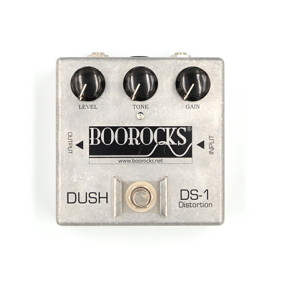 BOOROCKS DUSH Distortion DS-1 完全国産ハンドメイドにて、プロフェッショナル集団が創り出すワンランク上のマルチドライバーです。 ≪BOOROCKS≫ レコード製作現場、楽器メーカー、アーティストなど様々な現場で活動していた 『音楽のプロフェッショナル』が集結して創り上げたエフェクターブランドがBOOROCKSです。 多くのミュージシャンと試行錯誤を繰り返し、コストを度外視して 米国、欧州、そして国産の最良のパーツを選定し最良のサウンドを追求しています。 その結晶として他に類を見ないレンジの広さとサウンドの艶、 そして極めてノイズの少ないBOOROCKSの製品が完成しました。 ≪DUSH Distortion DS-1≫ BOOROCKSエフェクターの製作コンセプトでもあるレスポンスの早さ、 ダイナミック・レンジの広さ、ローノイズ性を極限まで追求したディストーション。 レスポンスの早さの追求により、ピッキングの強弱のニュアンスを忠実に再現可能にし、 各弦の分離もしっかりと聞き取れる、音抜けのよいサウンドを実現しました。 またダイナミック・レンジの広さの追求により、ハイゲイン・アンプのような音圧のある歪みサウンドを得られます。 わずか三つのコントロールながら、多様で豊かなサウンドのヴァリエーションが容易に得られ、 どのコントロール・ポジションでも十分に使用に堪え得るクオリティを持っています。 さらにエフェクト・オフ時の音質低下を防ぐために、トゥルー・バイパス・スイッチを採用。 コントロール : レベル/トーン/ゲイン 端子 : 入力/出力/DC入力 電源 : DC9V 006P(6F22)/ACアダプター 外形寸法 : 110(W),110(D),45(H)mm (ケース外寸) 質量 : 382g(電池を除く) お問い合わせフリーダイヤル:0120-37-9630