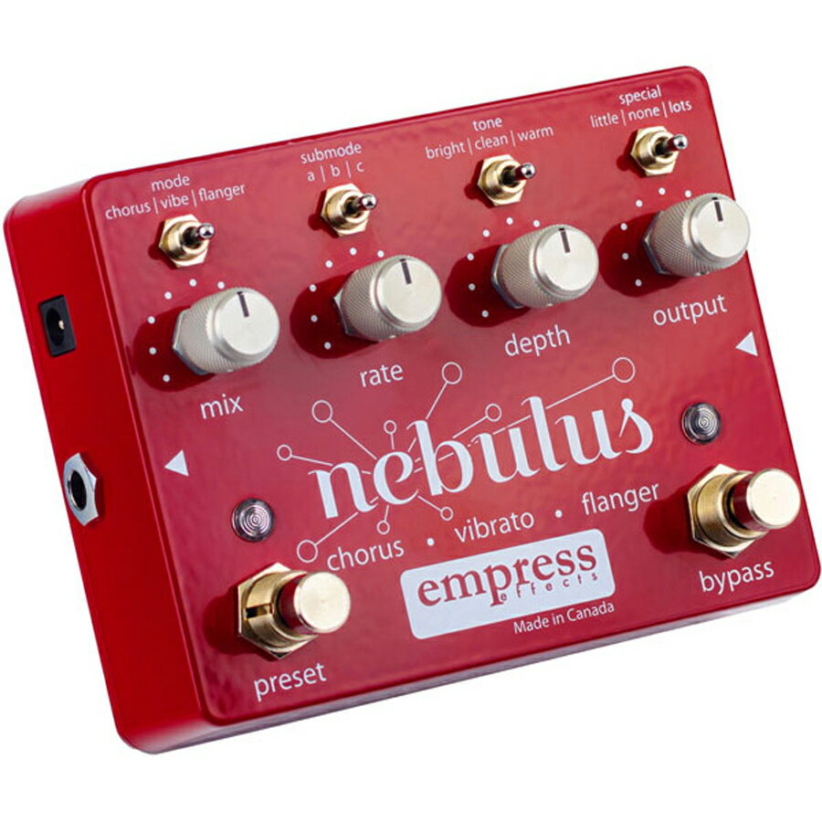 音質重視のマルチ・モジュレーション・エフェクター Empress EffectsのNebulusはコーラス、フランジャー、 ビブラートなど9つのスパイスを使い分けられる 万能のモジュレーション系エフェクターです。 これ一台であらゆるモジュレート系のエフェクトを操ることができるだけでなく、 Empressならではの音抜けの良い、最高品位の音質が パフォーマンス全体の向上を約束いたします。 他のEmpress製品同様に音質に徹底的にこだわり、 完璧な回路設計によってそれを実現しています。 また8つのサウンド・プリセットにより、 ライブパフォーマンスで様々なモジュレーション系エフェクトを 切り替えて演奏することが可能になりました。 付属品:正規保証書 お問い合わせフリーダイヤル:0120-37-9630