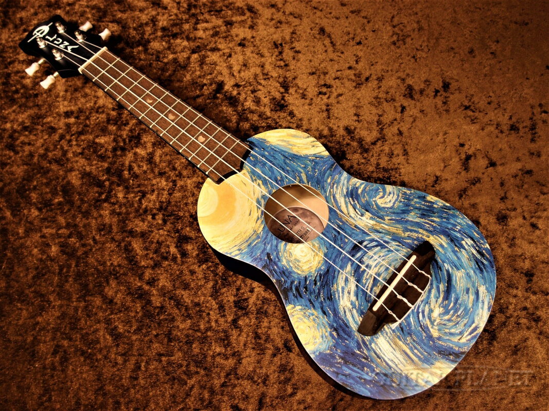 ルナギターズは、斬新なデザインを多く取り入れたアメリカ発のブランドです。 プリントデザインのアートウクレレ！！ かの有名なゴッホの名画“星月夜”をデザインしたソプラノウクレレです！ ウクレレに絵画を取り入れることで、気軽にアートが楽しめる新発想のシリーズです。 お部屋を飾るアイテムとしても魅力的♪ 楽器としてのクオリティーもしっかりとしていて、素敵な音色も魅力です。 ボディ材にはマホガニーを使用。温かみのあるサウンドです。 デザインと演奏性に拘り、本格的な音色ながらもコストパフォーマンスに優れたモデルです。 サイズ：ソプラノ トップ：マホガニー サイド＆バック：マホガニー ネック：マホガニー 指板＆ブリッジ：ウォルナット ナット＆サドル：PPS (Polyphenylene Sulfide) ペグ：サイドキー・ギヤタイプ（1:14ギヤ比） フレット数：12 ポジションマーク/インレイ：樹脂素材（パーロイド）/ムーン（5,7,10） トップ・デザイン：プリントデザイン（星月夜） トップ＆バック・バインディング：CAB樹脂（ブラック） フィンガーボード・バインディング：CAB樹脂（ブラック） フィニッシュ（塗装）：サテン仕上（艶無し） 弦：Aquila 100U（White/Super Nylgut） ナット幅：約35mm スケール（弦長）：約343mm 全長：約538mm 胴長：約241mm 胴幅（B）：約167mm 胴幅（T）：約129mm 胴厚：約59mm 重量：約0.4kg ※掲載の画像は当店にてサンプル撮影した個体です。 実際の商品と木目や色見が若干異なる場合がございます。予めご了承くださいませ。 また、製造上の都合により、予告なく仕様が変更される場合がございます。 商品についてのお問い合わせ及び、現品の画像をご希望される場合は、お気軽にお申し付けくださいませ。 /_/_/_/♪出荷前調整ご要望承ります♪_/_/_/_/ ギタープラネットではご注文頂いた商品は 新品中古問わず検品・調整してから出荷致します。 弦高など細かなセッティング等、お好みに 合わせて調整も可能ですで、お気兼ねなく お申し付けくださいませ。 /_/_/_/_/_/_/_/_/_/_/_/_/_/_/_/_/_/_/_/_/_/_ 付属品：純正ソフトケース、正規保証書 お問い合わせフリーダイヤル:0120-37-9630　