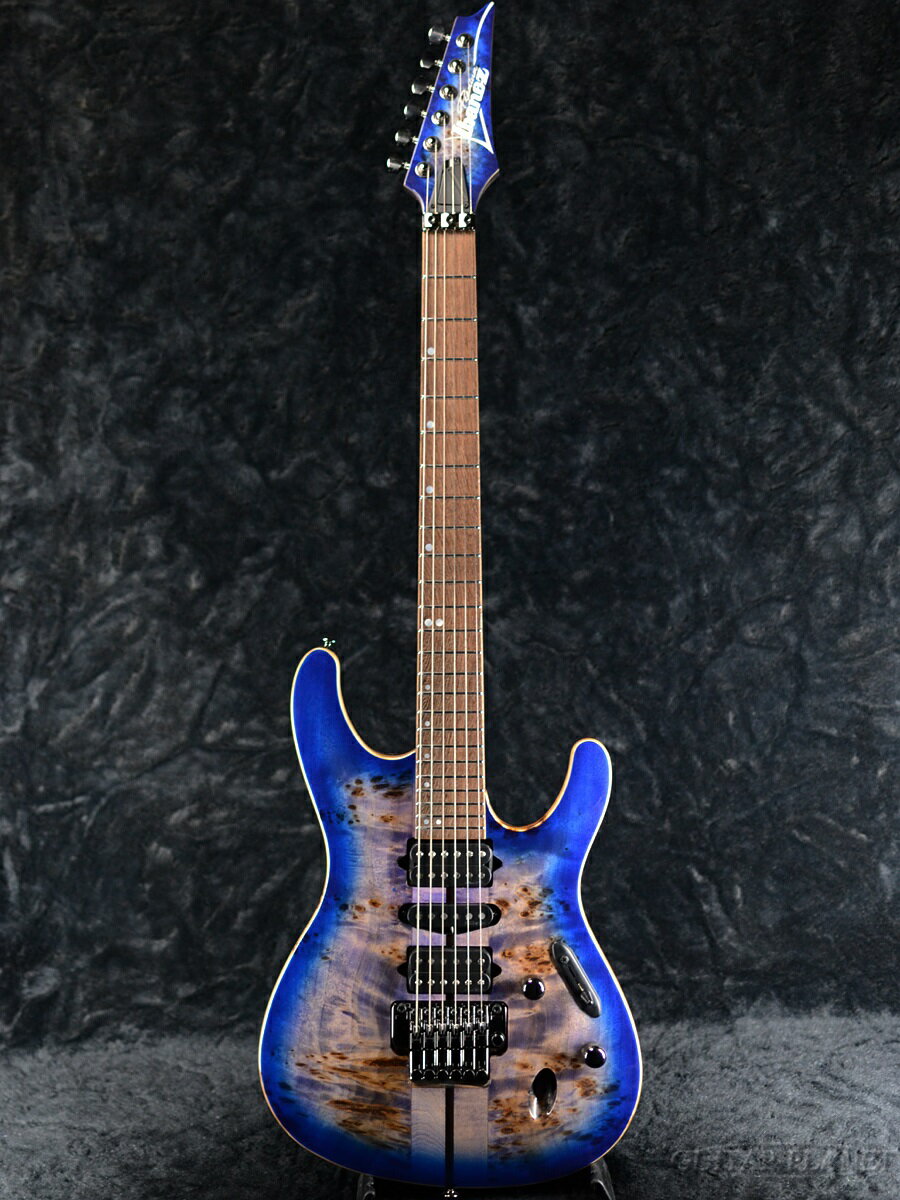 品切れ状態が続いていた超人気モデル待望の入荷!! Poplar Burl、Walnut、Curly Maple、Panga Pangaそれぞれ絶妙なポジョンで組み合わせ今までのSシリーズと違い極厚でトップに採用し、低音の鳴りを考慮しSシリーズの伝統であるMahoganyを採用しました。 ネックにはPanga Panga,、Maple、Walnut、Purple Hartの11ピース!!この上ない強度に仕上げました。 サイドポジションマークにはライヴなどでステージ暗転時にも視認しやすい蓄光タイプを採用、フレットにはサスティーン、強度、ブライトなサウンドのステンレスを採用、抜かりはございません。 ペグにはGotoh製のロックタイプを採用しロックナットを使用していますが、よりチューニングの安定と素早い弦交換のため採用されました。 トレモロには復元性が高いお馴染みZero Pointシステムを搭載したEdge-Zero 2をマウント派手なアーミングも決められます!! P.Uには、j.Customでお馴染みDimarzio USAのフロントにAir Norton、センターにTrue Velvet、リアにTone Zoneをマウント、お馴染みオートマティックデュオサウンドシステムにより、ハーフトーン時にHBは、シングルとなり幅広いサウンドメイキングが可能となっております。 このスペックでこの価格はお買い得です!! neck type Wizard 11pc Panga Panga/Maple/Walnut/Purpleheart neck body Poplar Burl/Walnut/Curly Maple/Panga Panga top/African Mahogany body w/Natural body binding fretboard Bound Panga Panga fretboard w/Mother of Pearl off-set dot inlay & Luminescent side dot inlay fret Jumbo Stainless Steel frets w/Premium fret edge treatment bridge Edge-Zero II tremolo bridge w/ZPS3Fe neck pickup DiMarzio Air Norton (H) neck pickup (Passive/Alnico) middle pickup DiMarzio True Velvet (S) middle pickup (Passive/Alnico) bridge pickup DiMarzio The Tone Zone (H) bridge pickup (Passive/Alnico) hardware color Cosmo black /_/_/_/♪出荷前調整ご要望承ります♪_/_/_/_/ ギタープラネットではご注文頂いた商品は 新品中古問わず検品・調整してから出荷致します。 弦高など細かなセッティング等、お好みに 合わせて調整も可能ですで、お気兼ねなく お申し付けくださいませ。 /_/_/_/_/_/_/_/_/_/_/_/_/_/_/_/_/_/_/_/_/_/ お問い合わせダイヤル：03-3259-0031 ※掲載画像はサンプルです。 ※当商品は通信販売に限りご用意が可能でございます。実店舗での実機確認・試奏はお受け出来ませんので予めご了承ください。　