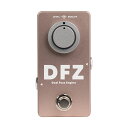 【Duality Fuzz】 Duality は、2つのディスクリート・ファズ回路を搭載した ユニークなファズペダルです。 ゲート効果のある鋭く尖ったファズサウンドとダーティな ハイゲイン・ファズサウンドをミックスすることができるので、 非常に幅広い選択肢の中から性質の異なる サウンドテクスチャーを得られます。 [Features] ●Level：オーバードライブシグナルのボリュームを設定します。 ●Filter：ファズシグナルに含まれる高域の量をコントロールします。 ●Blend：クリーンシグナルとオーバードライブシグナルの ミックスバランスをコントロールします。 オーバードライブシグナルのボリュームをコントロールする Level ノブの設定に関わらず、 クリーンシグナルはユニティ・ゲインとなっており、 ミックスするバランスの微調整を Blend ノブで行います。 ●Duality：2つのディスクリート・ファズ回路をミックスします。 最小設定時はゲート効果のある鋭く尖ったファズサウンドが得られ、 ノブを上げるにしたがってよりタイトな ハイゲイン・ファズサウンドがミックスされます。 ●DIMENSIONS：11.3 × 7.5 cm ●WARNING：Duality の消費電流は 20mA です。 レギュレートされた DC9V センターマイナス極性のアダプターをご使用ください。 環境への配慮を理由に 9V バッテリー（006P）駆動には対応していません。 レギュレートされてないパワーサプライの使用、 もしくは 9VDC 以上の電圧を供給した場合、 ノイズの発生やユニットが破損する恐れがあり、 保証対象外となりますのでご注意ください。 お問い合わせフリーダイヤル:0120-37-9630　