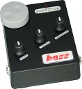 Bass Amp + Bass Amp + は、アンペグSVTを思わせる、 サウンドのペダル型アンプシミュレーターです。 DAWやレコーディング機器に直接繋ぐだけで、 まるで真空管アンプの様なサウンドで録音できます。 100%アナログ回路なので、レイテンシー（遅れ）もありません。 ダイナミックレンジもとても広く、 プレイヤーの細かなニュアンスも確実に表現できます。 スピーカーからの音をマイクで拾うよりも、 直接繋いだ方がより細かなダイナミクスを再現できます。 アイデアが浮かんだ瞬間に最高なサウンドで録音でき、 再び同じトーンを再現するのも簡単です。 【技術的な解説】 Amp +は、実際のアンプと同様に、 真空管の様な働きをするゲイン段や多段増幅回路とイコライザーで構成されています。 これらにより、真空管アンプのような感覚でコントロールできるのです。 入力ゲインはディストーション・ペダルと同じ様に働くので、 いままでと同じように扱えます。もちろんエフェクターも繋げられます。 出力部も真空管アンプと同じようなコンプレッションが掛かり、 しかも音楽的な倍音成分を含んだサウンドです。 AMP+では、このように真空管アンプのサウンドを持ちつつも、 位相ずれや、真空管アンプの音量をあげた時のマイクロフォニックの影響もありません。 【スペック】 コントロール：BASS｜TREBLE｜PRESENCE｜VOLUME 端子：INPUT｜OUTPUT｜48V 電源：ACアダプター付属（48Vセンター・プラス） 寸法：100W × 116H × 55D mm 重量：325 g お問い合わせフリーダイヤル:0120-37-9630　