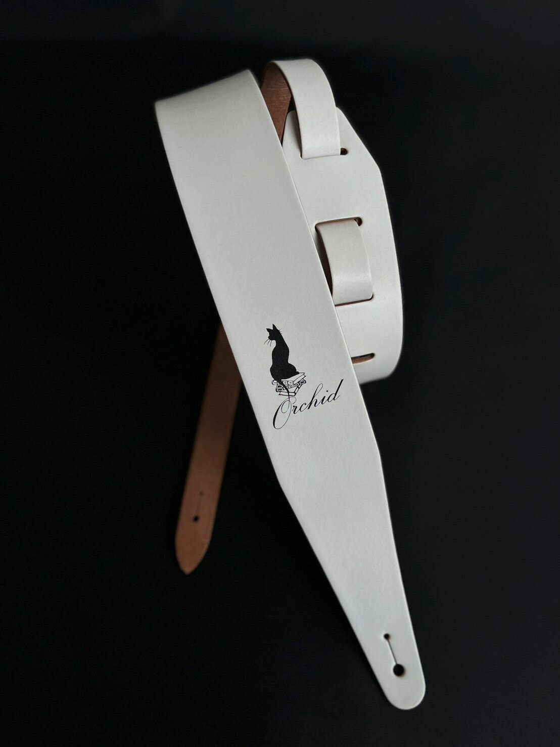 Rakuten - Live Line Orchid OKM-1 ホワイト ギターストラップ[ライブライン][Guitar Strap][レザーストラップ,レザー][革製ストラップ][White,白][ギター/ベース用][猫,ネコ,CAT]