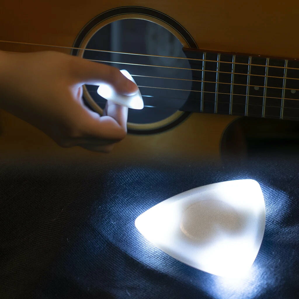 ギタープラネットのSolid Bond / NAOMI Led Pick 新品 高感度LEDライト搭載ピック！[ソリッドボンド][Pick,ピック][アクセサリー]｜アングル3