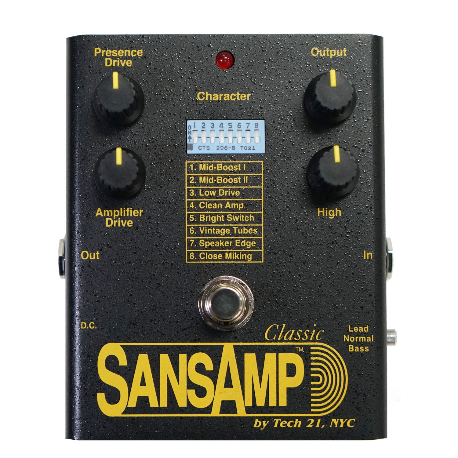 あの”SansAmp CLASSIC”が帰ってきた！ エフェクター関連の製品で、時の試練に耐えられるものは稀です。 SansAmp Classicは30年以上にわたり、デスメタルから CMジングルまであらゆる音楽ジャンルの無数のプロスタジオで、 世界中のツアーで、膨大な種類のメジャーリリース （グラミー賞受賞レコードを含む）で、 そして何十万人ものプレイヤー、プロデューサー、 エンジニアに使用されてきました。 2016年に製造を休止したSansAmp Classicを復刻します。SansAmp Classicは、 1989年にB.アンドリュー・バルタが発明したアナログペダルで、 アメリカで製造されていました。 後のペダルやラックなどの幅広い製品群に発展し、 Tech 21のFly Rigシリーズにもそのテクノロジーが活かされています。 SansAmp Classicには、8つのCharacterスイッチがあり、 トーン、ハーモニクス、ダイナミクスの微妙なニュアンスを調節可能。 また、Inputスイッチにより、リード（Marshall®スタイル）、 ノーマル（Mesa Boogie®スタイル）、 ベース（Fender®スタイル）の3つのプリアンプのスタイルを切り替え可能で、 リズム・ギターやベース・ギターにも使用可能です。 SansAmpは、地球上で最も魅力的な真空管アンプの温かく豊かで自然なトーンを実現する、 柔軟で使いやすい堅牢なデバイスとして世界中で愛されていますが、 そのテクノロジーはSansAmp Classicから全てが始まりました。 ギターやベースだけでなく、インダストリアルサンプルからマラカスまで、 あらゆるものがそのアナログ・マジックによって新たな生を得るでしょう。 Spec 電源9V乾電池（006P）、またはDC9Vパワーサプライ（センターマイナス） サイズ116 100 50 重量約320g お問い合わせフリーダイヤル:0120-37-9630　