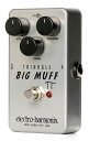 【一番最初のBig Muffの忠実なリイシュー】 electro-harmonix社は、ヴィンテージelectroharmonix のDNAとトーンにあふれたV1と呼ばれ るオリジナル Big Muff PiをNanoシリーズで忠実 に復刻しました。 Triangle Big Muffの名を授かったのは、Volume 、Sustain、Toneのコントロールのレイアウトによ るもので、それが全ての始まりでした。新しい Triangle Big Muffはオリジナルの1969年の回 路を忠実に復刻し、ペダルボードに導入しやすい サイズのダイキャストシャーシに収めました。 “Big Muff Piは我々のペダルで最も有名なペダルであり、 最初のBig MuffであるV1のリリースをもって EHX 50th Anniversaryを記念したい。 オリジナルペダルは数百ドルで取引されており、非常に高騰している。 この復刻はクリーミーでバイオリンのようなサステインと 音楽的なトーンのV1をミュージシャンが手に入れやすい価格で提供する為のものだ。” - Mike Matthews - Triangle Big Muff PiはエフェクトのステータスがわかるLED、 トゥルーバイパススイッチング方式、そして外部9Vアダプターからの電力供給など、 現代的な仕様を搭載しています。 お問い合わせフリーダイヤル:0120-37-9630　