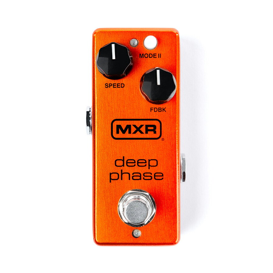 M279 Deep Phase よりコンパクトに、よりディープに進化した「DEEP PHASE」登場!! 「フェイズ90」直系のヴィンテージな4ステージの フェイザーサウンドを基軸にしつつ、 「FDBK／フィードバック」コントロールも加え、 より精細なサウンドメイキングに対応。 「MODE II」ボタンを押すことで2倍の8ステージに切り替わり、 より激しくディープなフェイズ効果が得られるよう進化させました。 コンパクトで鮮やかなメタリックオレンジ色の筐体で、 既存のエフェクターシステムへの追加も容易です。 サイズ：45mm(W) × 92mm(D) × 55mm(H) 電源：9V（乾電池使用不可） お問い合わせ:03-3259-0031　
