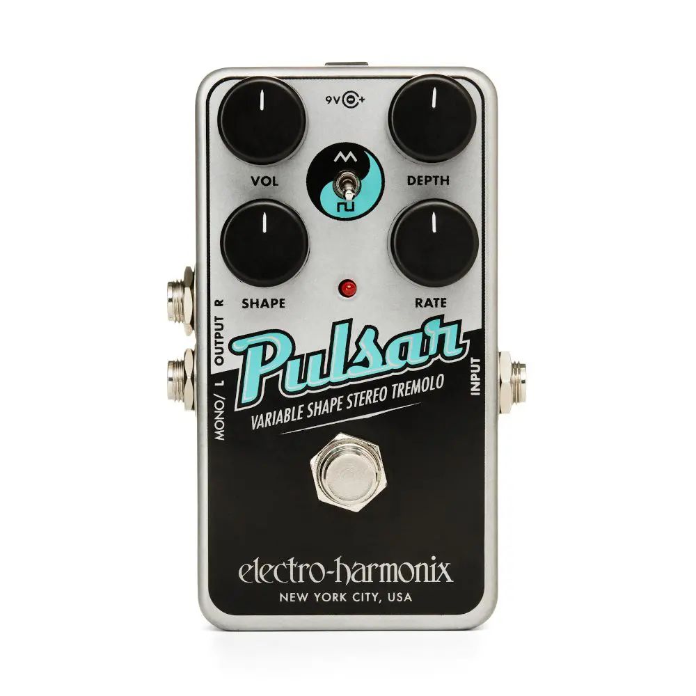 VARIABLE SHAPE STEREO TREMOLO NANO PULSAR はトレモロエフェクトを別次元へ導くペダルです。 数種類のトレモロ・モジュレーション波形を搭載して、 三角波または矩形波モードを選択できる NANO PULSAR は、 トレモロ / パンナーの宝箱と言えるでしょう。 モノラルでも十分素晴らしいですが、ステレオで接続すれば揺れ動く音の波が包み込み、 脈打つエネルギーが満たす空間を作り出します。 そのパワーにもかかわらず、NANO PULSAR の コントロールレイアウトはシンプルで簡単に使用できます。 トレモロエフェクトをかけると、音量が低下するように感じられることがあるため、 VOL コントロールを搭載しました。 エフェクトを ON にした時の出力レベルを微調整することができる便利な機能です。 DEAPTH ノブは、信号に適用されるトレモロの量を調整します。 最大値（1 時付近）を超えると、モジュレーションは非対称になり、 オーディオ信号を正相と逆相の間で歪ませます。 また、Oceans 11のリバーブタイプ“Shimmer”など他のエフェクトと組み合わせることで、 シンセのような魅力的なサウンドとテクスチャーを 生み出すユニークなトレモロスタイルを作成できます。 RATE ノブはトレモロやパン・エフェクトの速度を調整します。 RATE と DEPTH を最大にすると、リングモジュレーション・エフェクトを生み出す領域に入り、 シュールなサウンドを楽しむことができます。 高度なサウンド・シェイピングとコントロールの世界を解き放ち、 優美なサウンドから衝撃的なトレモロ / パンニング・エフェクトまでを作り出すことができます。 コンパクトな NANO PULSAR は、トレモロとパンに関するあらゆることをこなす優れたペダルです。 【Specification】 ●コンパクトながらパワフルなエフェクトを搭載したトレモロ / パンナー・ペダル ●モノラルでもステレオでも、臨場感溢れるトレモロ / パンニングを体験できます ●三角波 / 矩形波モードスイッチで、エフェクトの鋭さや滑らかさを切り替えられます。 ●トレモロ変調波形は、ノコギリ波、パルス幅の狭いものと広いもの、 三角波と矩形波から選択でき、トレモロの変化と進化を体現できます。 ●Rate/Status LED は、エフェクトが ON の時にトレモロと同じ速度で点滅します。 ●9V バッテリー (006P) 付属、別売の DC9V アダプター (JP9.6DC-200) でも動作可能 ●バッファードバイパス ●サイズ：114mm (H) x 70mm (W) x 53mm (D) お問い合わせフリーダイヤル:0120-37-9630　